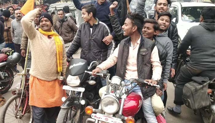 CAA के समर्थन में निकली BJP की रैली ने जमकर उड़ाई यातायात की धज्जियां