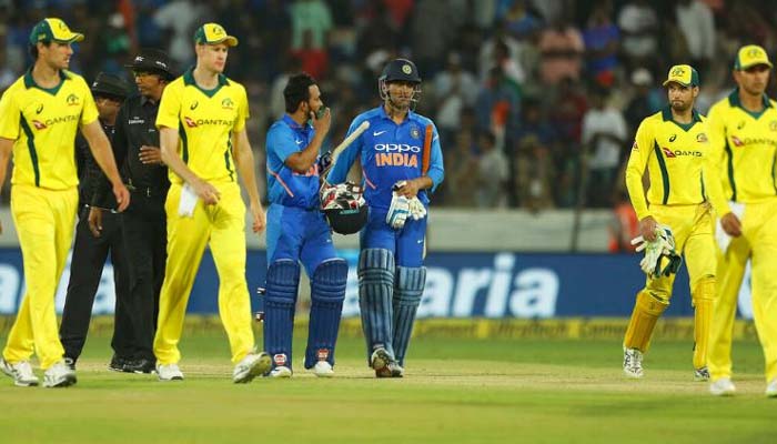वार्नर-फिंच के शतक के दम पर अस्ट्रेलिया ने भारत को 10 विकेट से हराया