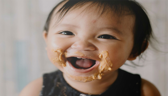 अगर 1 साल के बच्चे को खाने में देते हैं ये चीजें तो जान लीजिए क्या होंगे परिणाम