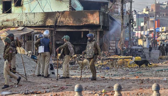 दिल्ली हिंसा: मुस्लिम भीड़ ने शख्स को जलाया जिंदा, पुलिस ने उठाया ये बड़ा कदम