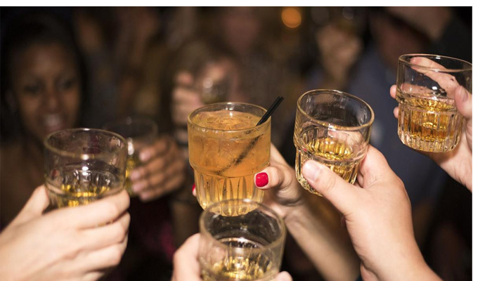 सरकार का बड़ा ऐलान: अब महिलायें भी पी सकेंगी खुलकर शराब