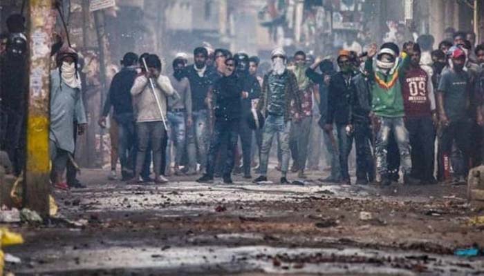 अभी-अभी 5 अफसरों के तबादले: दिल्ली हिंसा पर रोक लगाने के लिए सरकार का प्लान