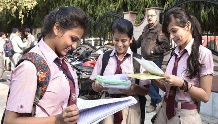महाराष्ट्र के सभी स्कूलों में दसवीं कक्षा तक मराठी अनिवार्य, कानून तोड़ने पर जुर्माना