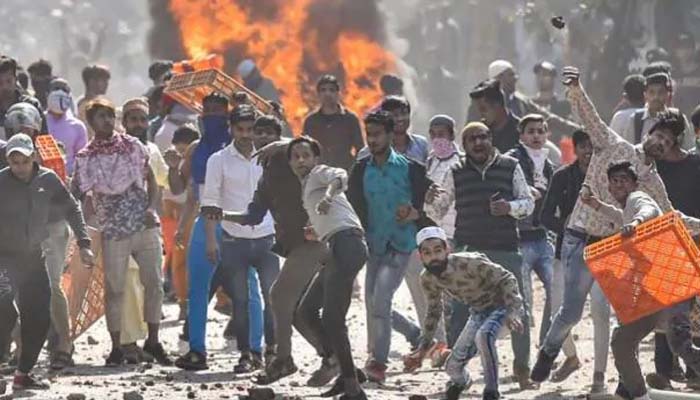 हिंसा में पहुंचा BJP नेता: अगर न करता ये काम, तो जल जाता मुस्लिम परिवार
