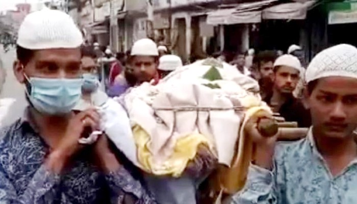 इंसानियत के सामने कोरोना फेल: मुस्लिमों ने दिया अर्थी को कंधा, किया अंतिम संस्कार
