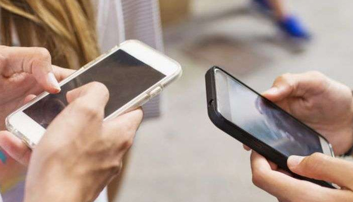 ट्राई की रिपोर्ट: भारत में युवाओं से ज्यादा मोबाइल फोन, जानें आंकड़ों में यूजर्स की संख्या