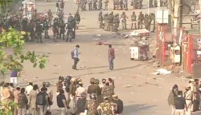 कोरोना वायरस: पुलिस ने उखाड़े तंबू, दिल्ली के शाहीन बाग में फिर जुटी भीड़