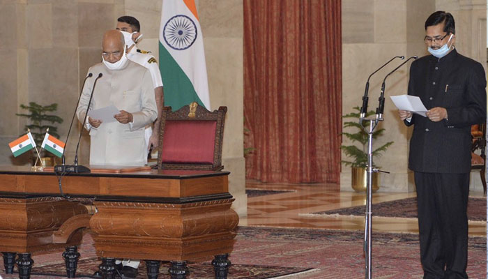 राष्ट्रपति ने दिलाई शपथ, संजय कोठारी ने संभाला CVC का कार्यभार