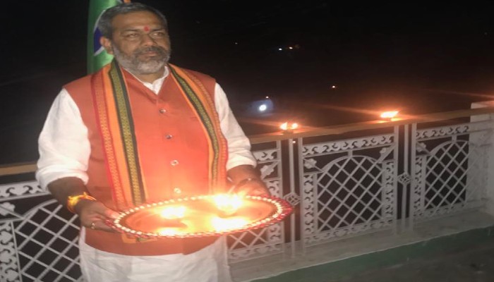 राज्यमंत्री सुनील भराला ने जलाए दीप, कहा- देश के लिए ऐतिहासिक दिन