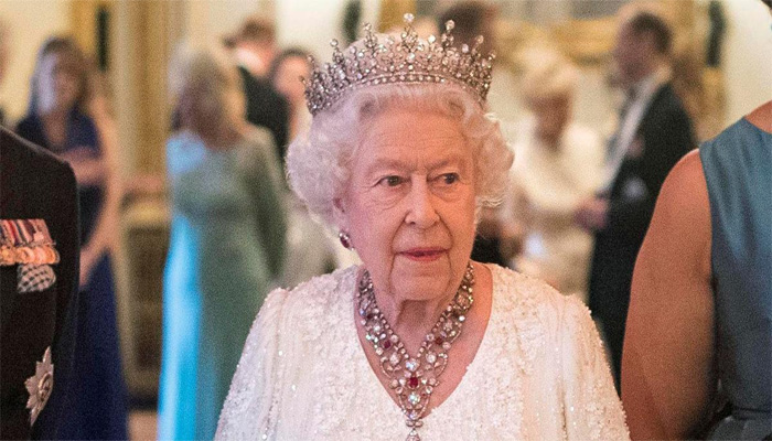 कोरोना: ब्रिटेन की महारानी ने 5वीं बार किया संबोधित, याद दिलाया द्वितीय विश्वयुद्ध