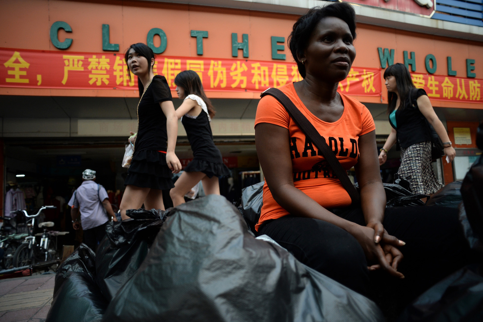 चीन की बर्बरता, अफ्रीकियों के साथ की जा रही बदसलूकी
