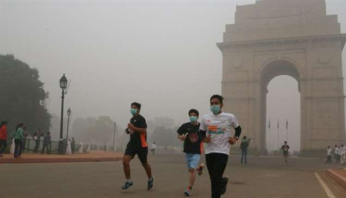 कोरोना की नई रिपोर्ट: सांस लेना भी खतरे से खाली नहीं, रहें सावधान