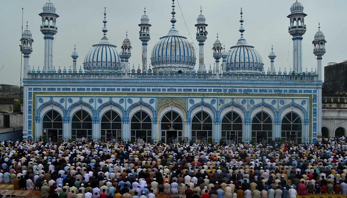पाकिस्तान में रमजान में खुलेंगी मस्जिदें, खुद ही कोरोना को बुलावा क्यों दें रहे इमरान