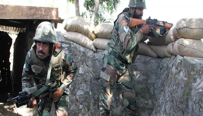 जम्मू-कश्मीर: सुरक्षाबलों और आतंकियों में मुठभेड़, सोपोर में  घिरे 4 आतंकी