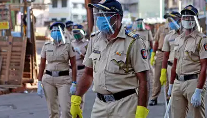 मुंबई में पुलिसकर्मियों पर कोरोना का हमला, तीन दिन में तीसरे पुलिसकर्मी ने तोड़ा दम