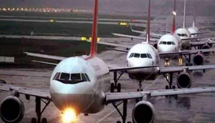 लॉकडाउन: DGCA का विमानन कंपनियों को सख्त आदेश, कहा- टिकट बुकिंग अभी बंद रखें