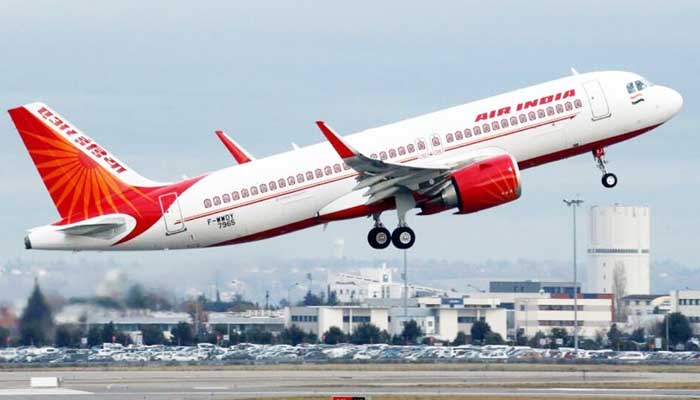 एयर इंडिया का बड़ा झटका: ट्रेनी केबिन क्रू की सेवाएं की बंद, बताई वजह