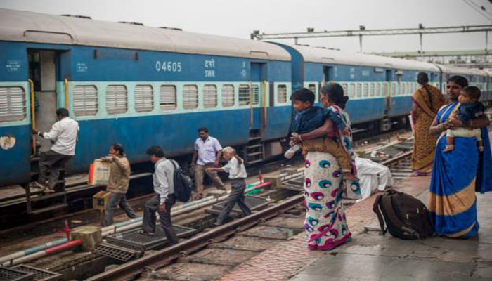 मजदूरों को घर पहुंचाने का काम शुरू, तेलंगाना से झारखंड के लिए पहली ट्रेन रवाना