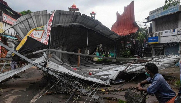 चक्रवाती तूफान अम्फान ने ओडिशा में मचाई भीषण तबाही, दो की मौत, ढहे कई मकान