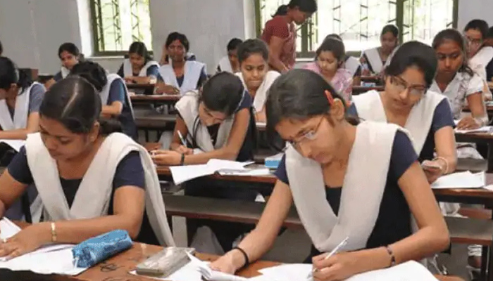 CBSE परीक्षार्थियों के लिए बड़ा एलान: गृह जिले में ही परीक्षा देने की सुविधा