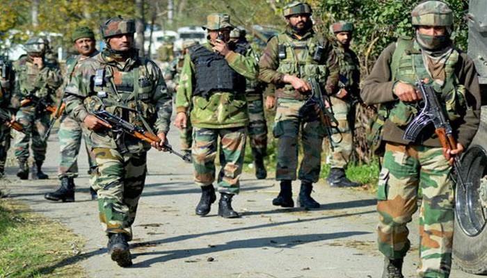 कश्मीर में ताबड़तोड़ गोलियां: सेना दे रही मुंहतोड़ जवाब, जारी है मुठभेड़