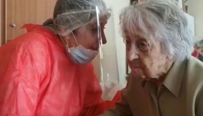आखिर वो जीत ही गई: 113 साल की महिला ने दी कोरोना को मात, ऐसी है कहानी
