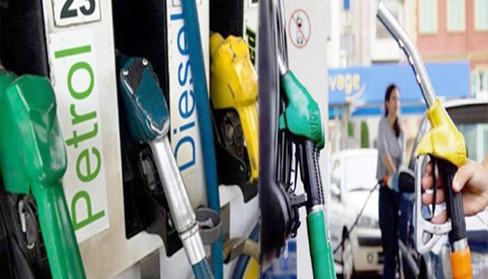 मोदी सरकार ने पेट्रोल-डीजल पर लगाया भारी टैक्स, जानिए कितने बढ़े दाम