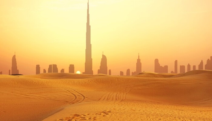 UAE में चढ़ा पारा: हुई इतनी गर्मी, आज मौसम बदल सकता है करवट