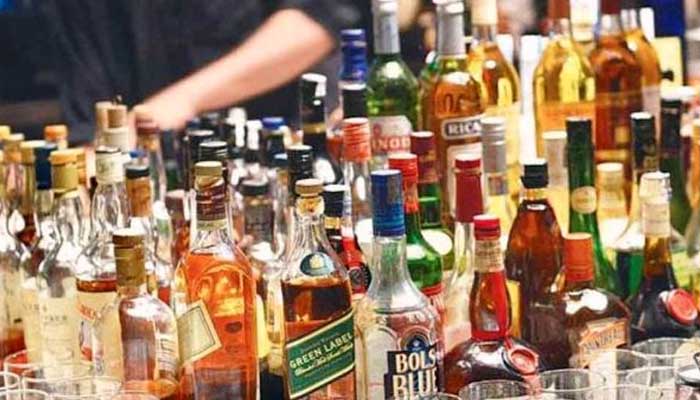 शराब प्रेमियों खुशखबरी: सरकार वापस ले रही कोरोना टैक्स, मिलेगी राहत