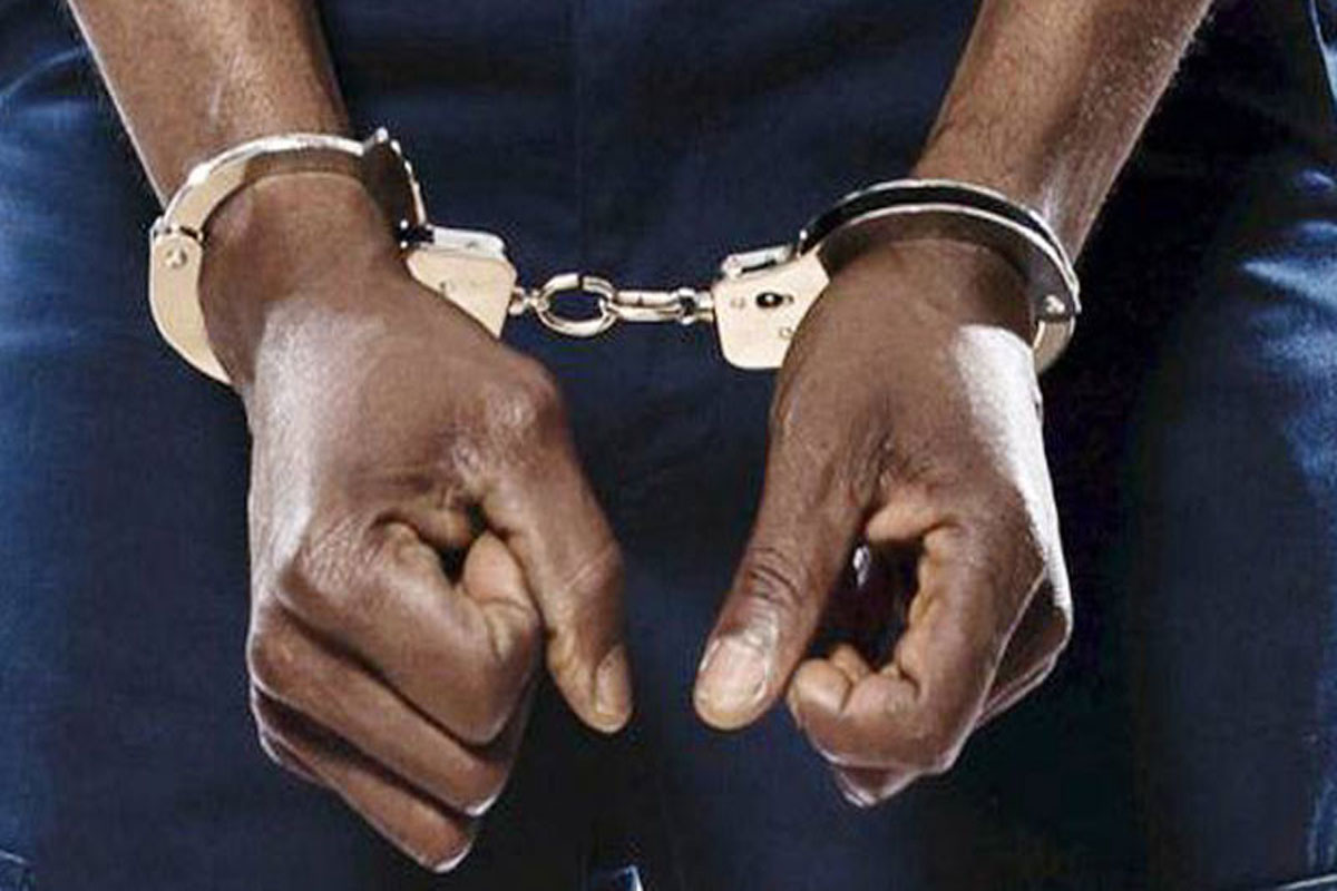 टॉप 10 अपराधी: पुलिस को मिली बड़ी कामयाबी, अवैध असलहा सहित गिरफ्तार