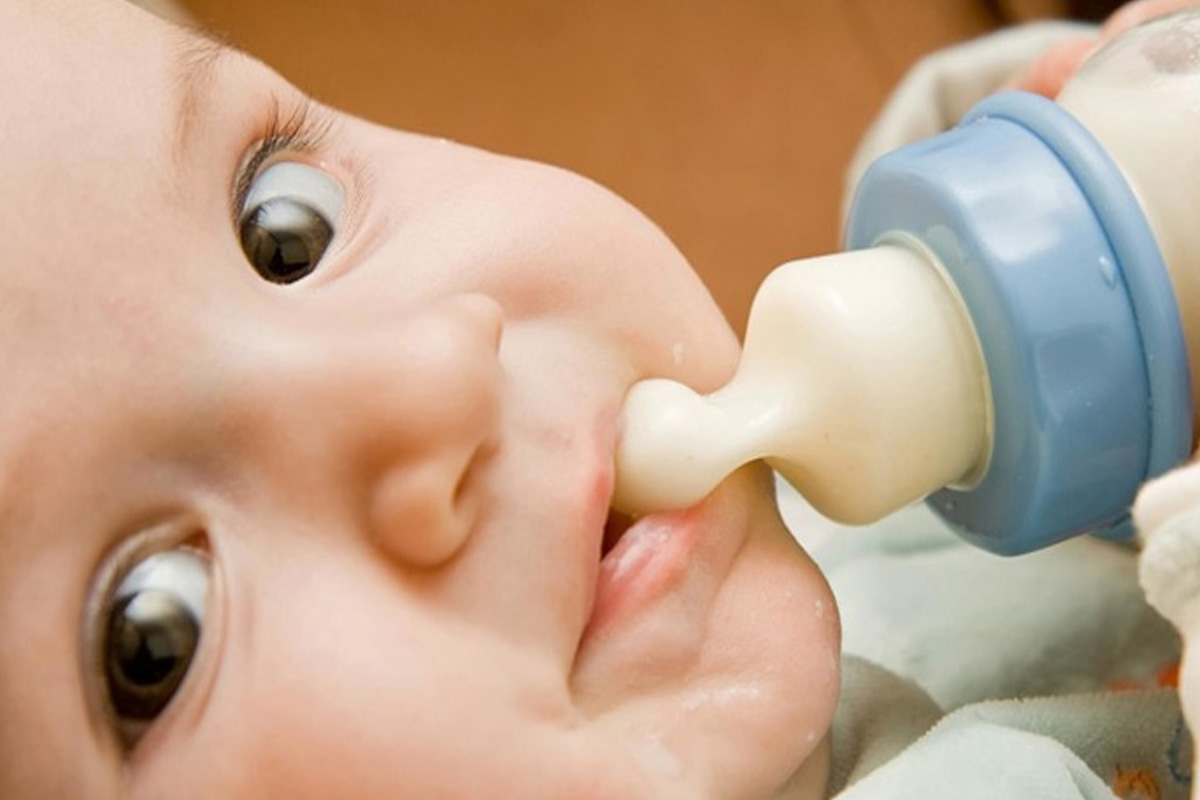 डिब्बाबंद दूध पर अलर्टः बच्चों को न दें इसे, पोषण पैकेट में न करें इसका इस्तेमाल