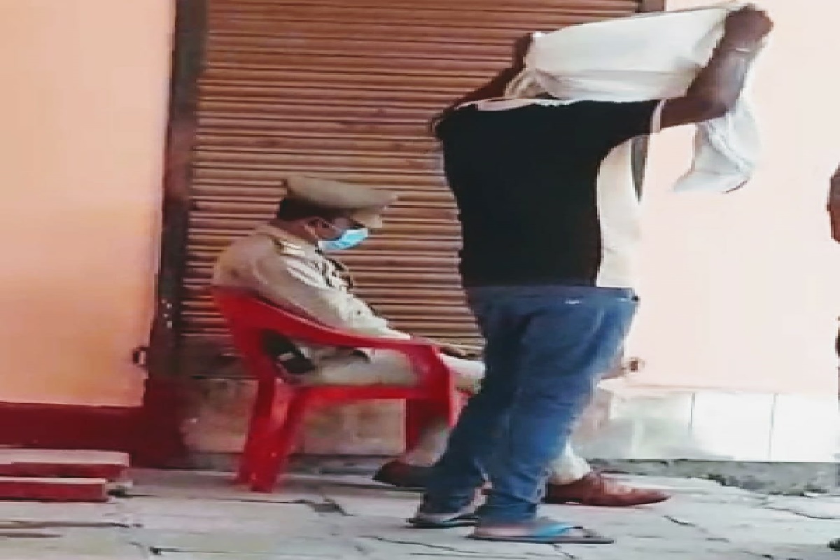दारोगा के कारनामे: वायरल हुआ वीडियो, विभाग को किया ऐसे शर्मसार
