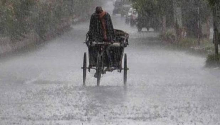 झम-झम आई बारिश: जमकर गरजें बादल, मौसम हो गया सुहावना