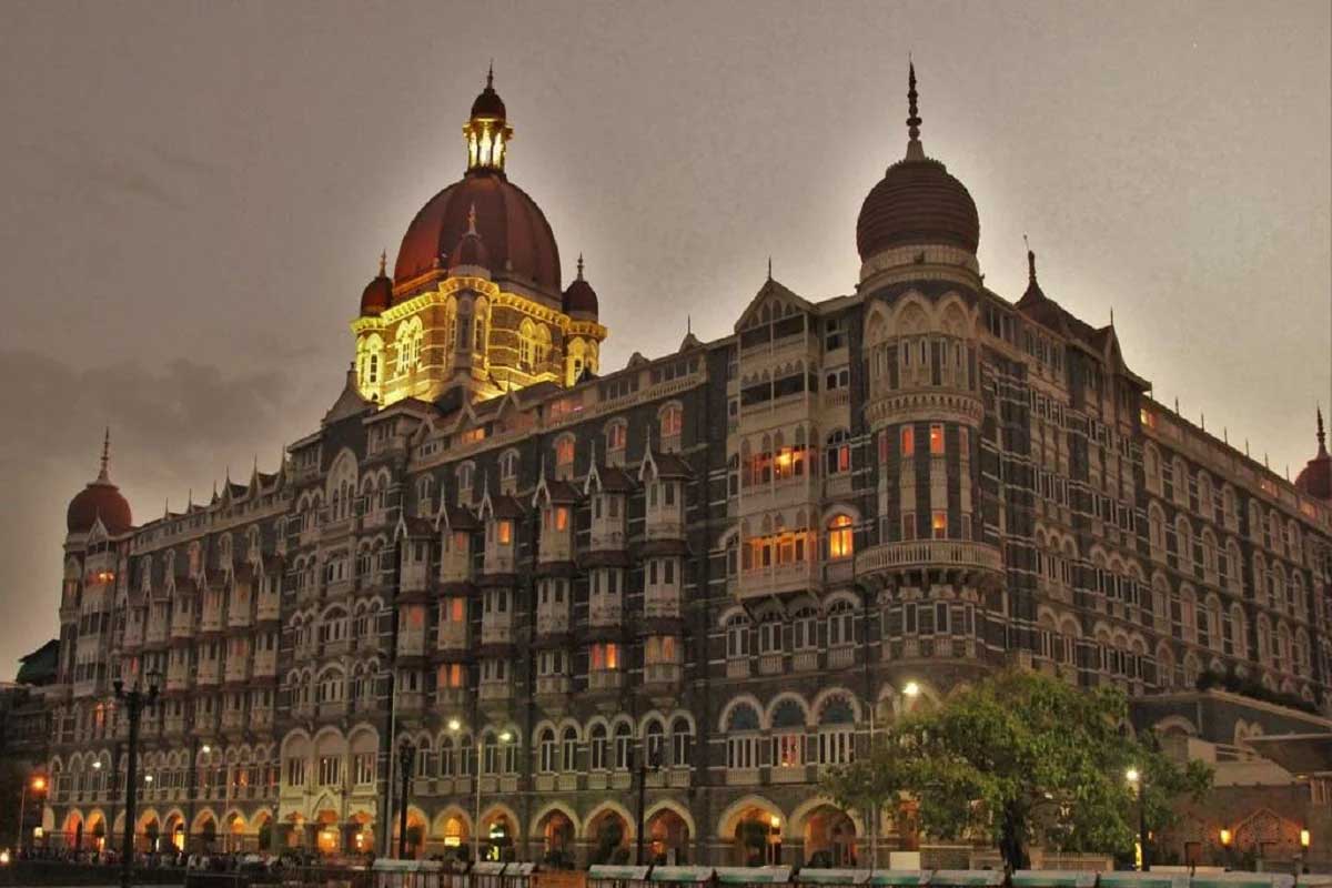 मुंबई पर बड़ा खतरा! पाकिस्तान से ताज होटल को उड़ाने की धमकी, रेड अलर्ट जारी