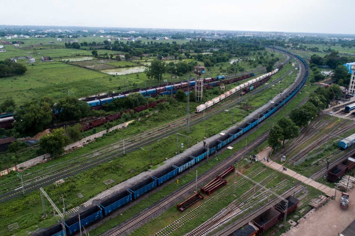 रेलवे ने तोड़े रिकॉर्ड: फिर रचा इतिहास, शेषनाग की रफ्तार ने बनाई मिसाल
