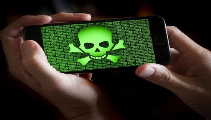 खतरनाक चोरीः मोबाइल में घुसा है चोर, खाली कर रहा खाता