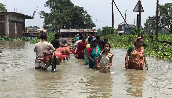 आफत की बारिशः इन जिलों को मिली चेतावनी, सैकड़ों गांव डूब गए ताजा बाढ़ में