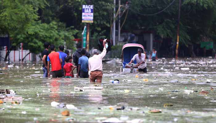 आसमान से आई तबाही: सावन के पहले दिन बारिश का रौद्र रूप, जारी हुआ अलर्ट