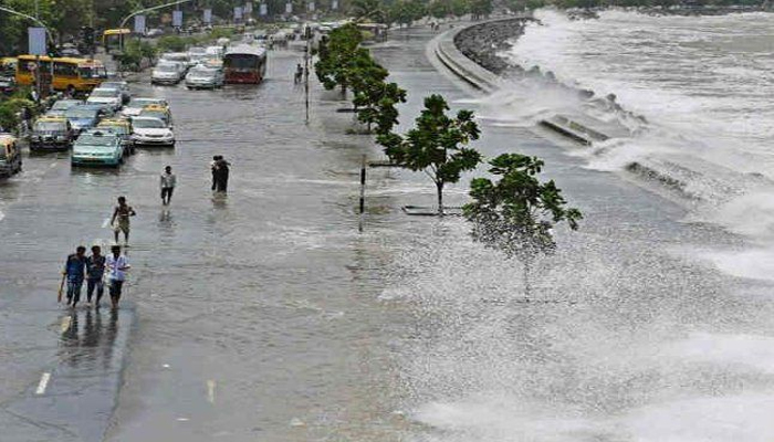 मुंबई में अलर्ट: समुद्र की ऊंची लहरों से बढ़ी मुसीबत, 4 दिन है सबसे भारी