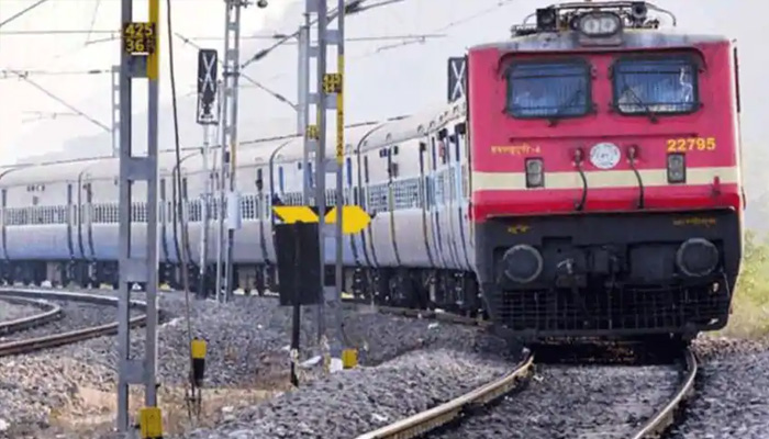 यात्रियों को जोरदार झटका: रेलवे ने रद्द की ये स्पेशल ट्रेनें, यहां देखें लिस्ट