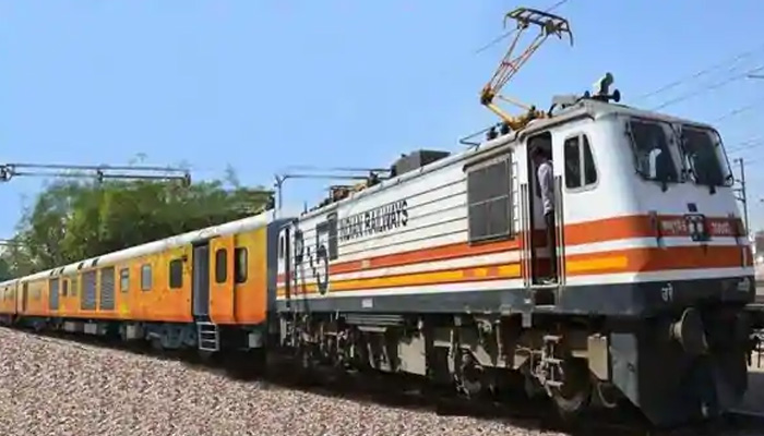 Indian Railway का कमालः पटरी पर दौड़ाई बिना डीजल-बिजली की ट्रेन