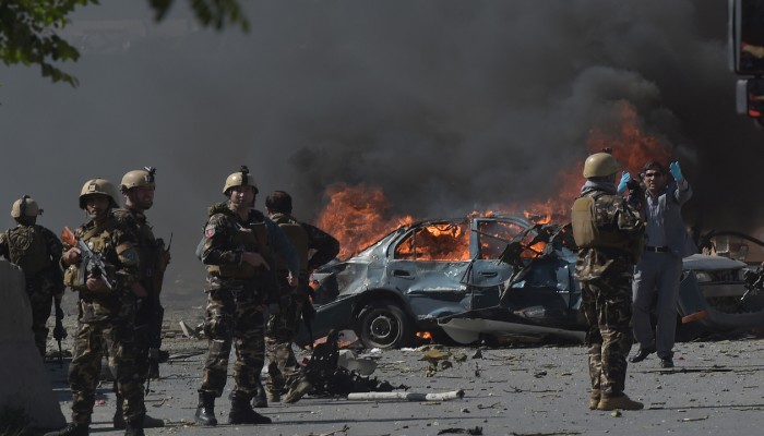 बम से उड़ाई कार: भयानक हमले से दहला देश, एक की मौत- 20 घायल