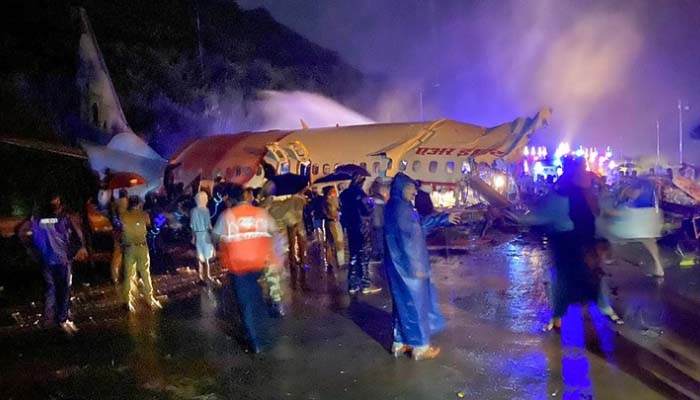 भयानक विमान हादसा: 16 यात्रियों की मौत, रेस्क्यू ऑपरेशन जारी