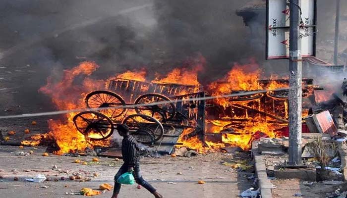दिल्ली हिंसा: ताहिर हुसैन का छीना गया पद, EDMC ने की कार्रवाई