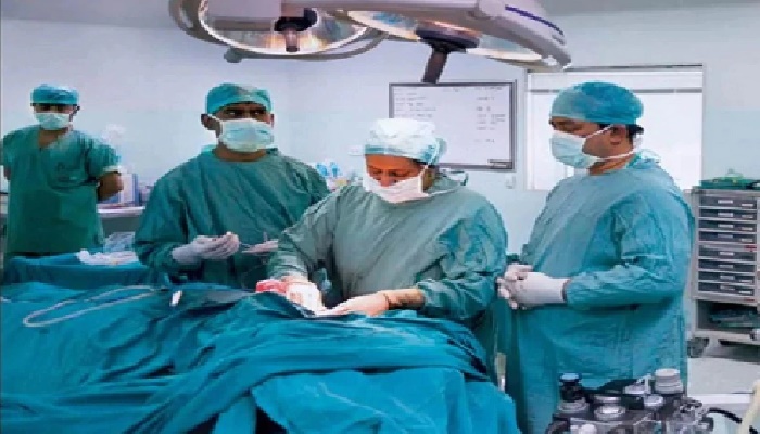 Doctors Left Towel During Operation 