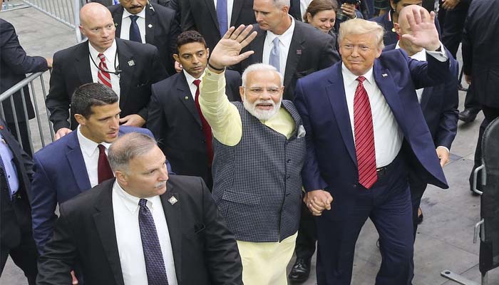 US Elections: भारतीय वोटर्स को लुभाने के लिए ट्रंप ने लिया हाउडी मोदी का सहारा