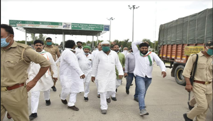 गिरफ्तार कांग्रेस अध्यक्ष: प्रियंका का फूटा गुस्सा, जमकर घेरा योगी सरकार को