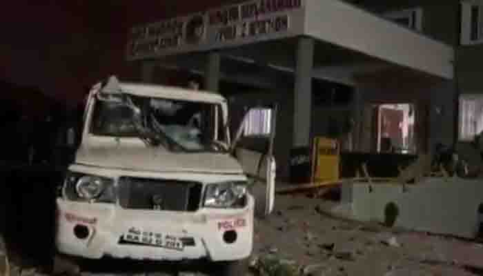 मुसलमानों ने बचाया मंदिरः ह्यूमन चेन बनाकर कहा, अल्लाह के वास्ते ऐसा ना करें