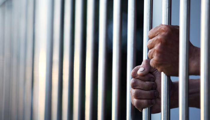 जेल में कैदियों पर बढ़ता जा रहा कोरोना का कहर, 50 से ज्यादा कैदी मिले पॉजिटिव