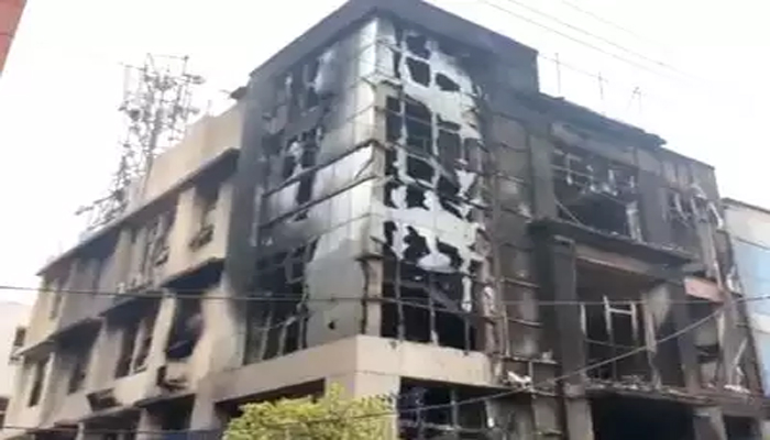 इमारत में भयानक आग